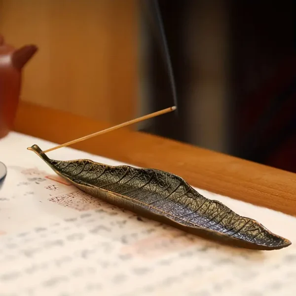 Green Bodhi Leaf Incense Holder – Because Even Your Incense Deserves a Zen Throne