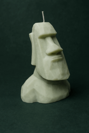 Moai Mood – Ancient Vibes, Modern Flames